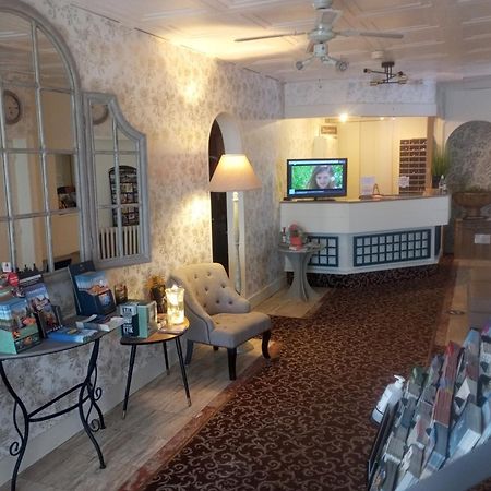 Logis Hotel Louise De Savoie 布鲁瓦 外观 照片