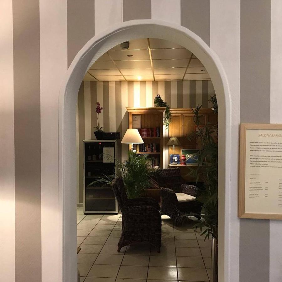 Logis Hotel Louise De Savoie 布鲁瓦 外观 照片