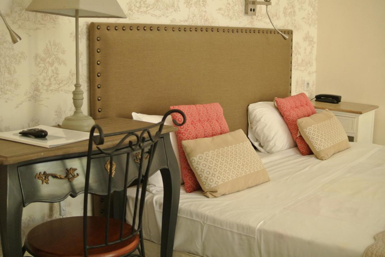 Logis Hotel Louise De Savoie 布鲁瓦 外观 照片