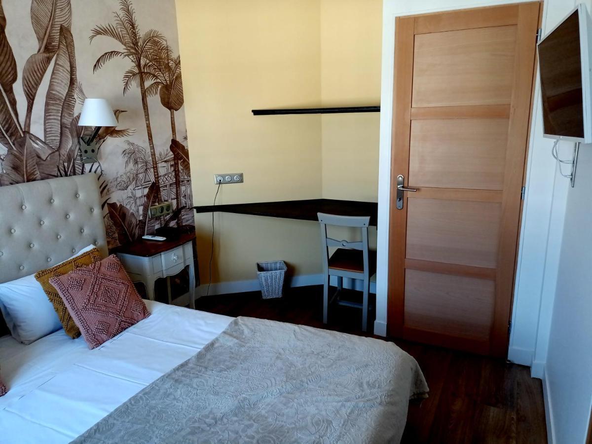 Logis Hotel Louise De Savoie 布鲁瓦 外观 照片