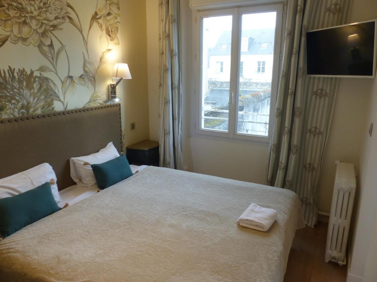 Logis Hotel Louise De Savoie 布鲁瓦 外观 照片