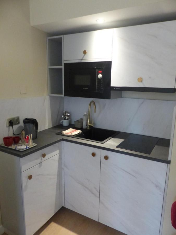 Logis Hotel Louise De Savoie 布鲁瓦 外观 照片