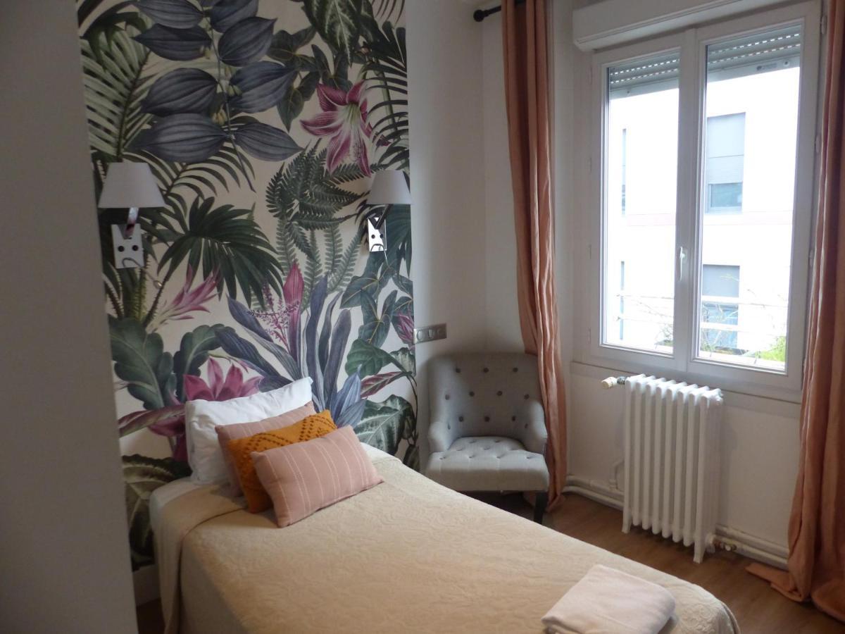 Logis Hotel Louise De Savoie 布鲁瓦 外观 照片