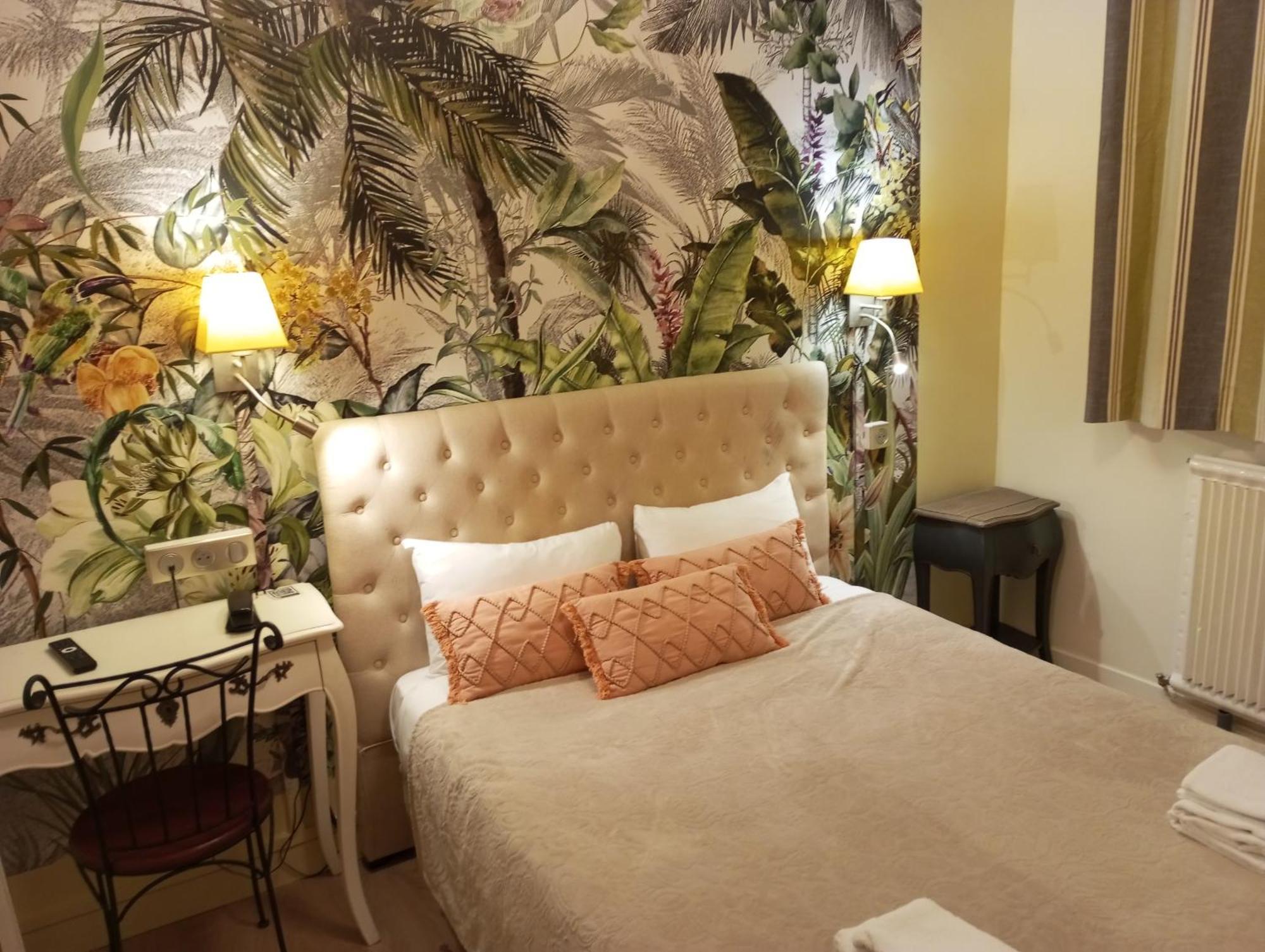 Logis Hotel Louise De Savoie 布鲁瓦 外观 照片