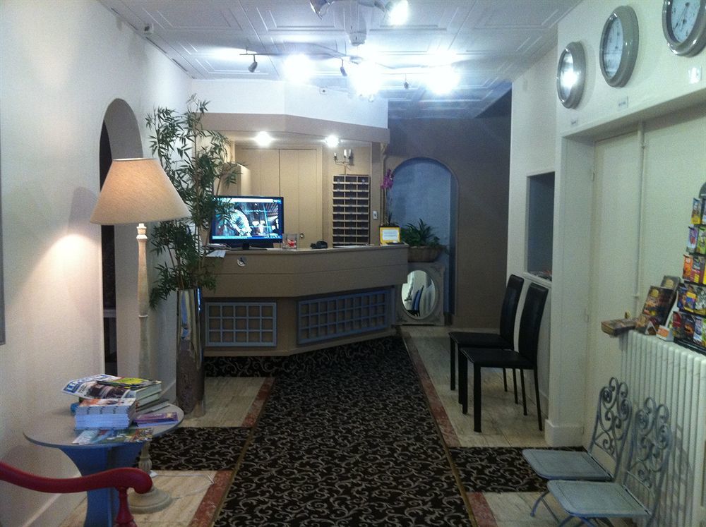 Logis Hotel Louise De Savoie 布鲁瓦 外观 照片