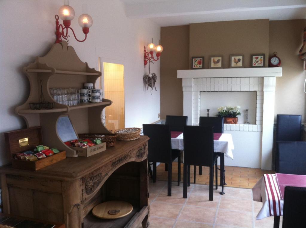 Logis Hotel Louise De Savoie 布鲁瓦 外观 照片