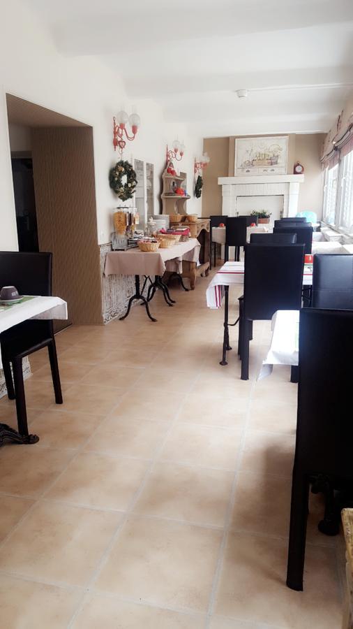 Logis Hotel Louise De Savoie 布鲁瓦 外观 照片