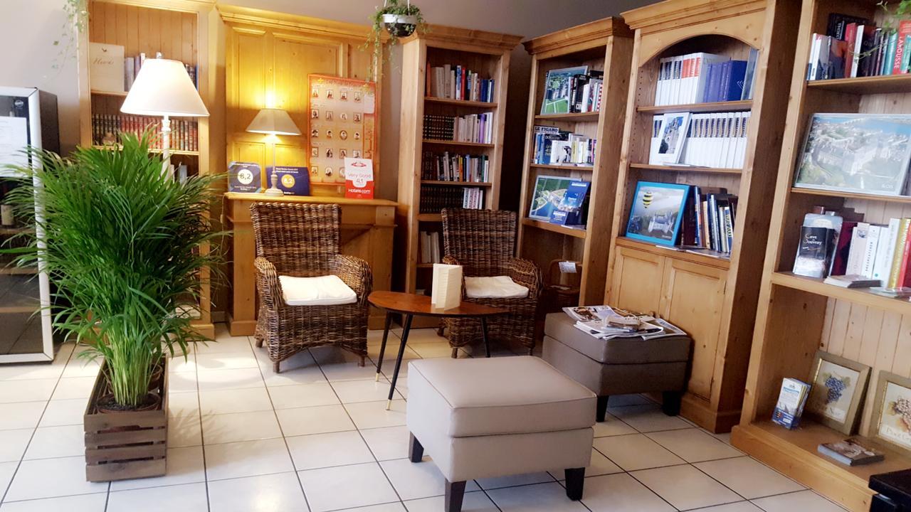Logis Hotel Louise De Savoie 布鲁瓦 外观 照片