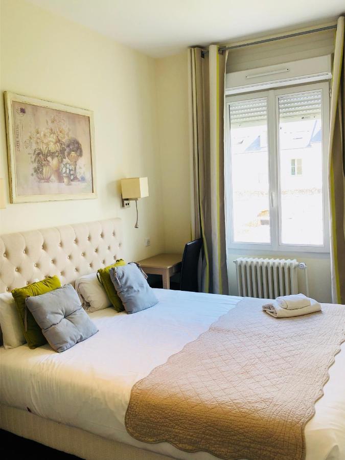 Logis Hotel Louise De Savoie 布鲁瓦 外观 照片