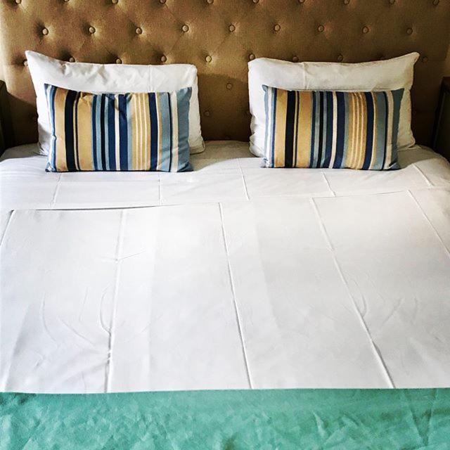 Logis Hotel Louise De Savoie 布鲁瓦 外观 照片